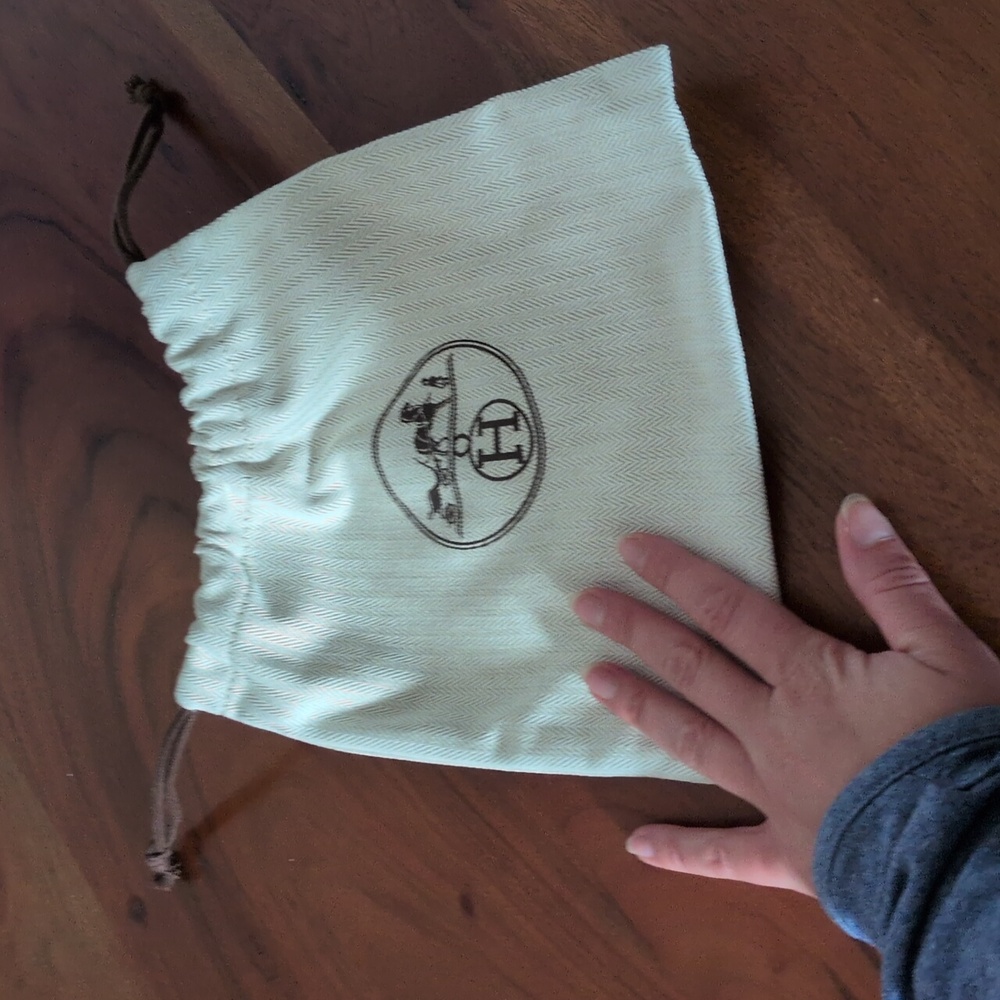 Hermes Cream Drawstring Pouch - Picture 4 of 4